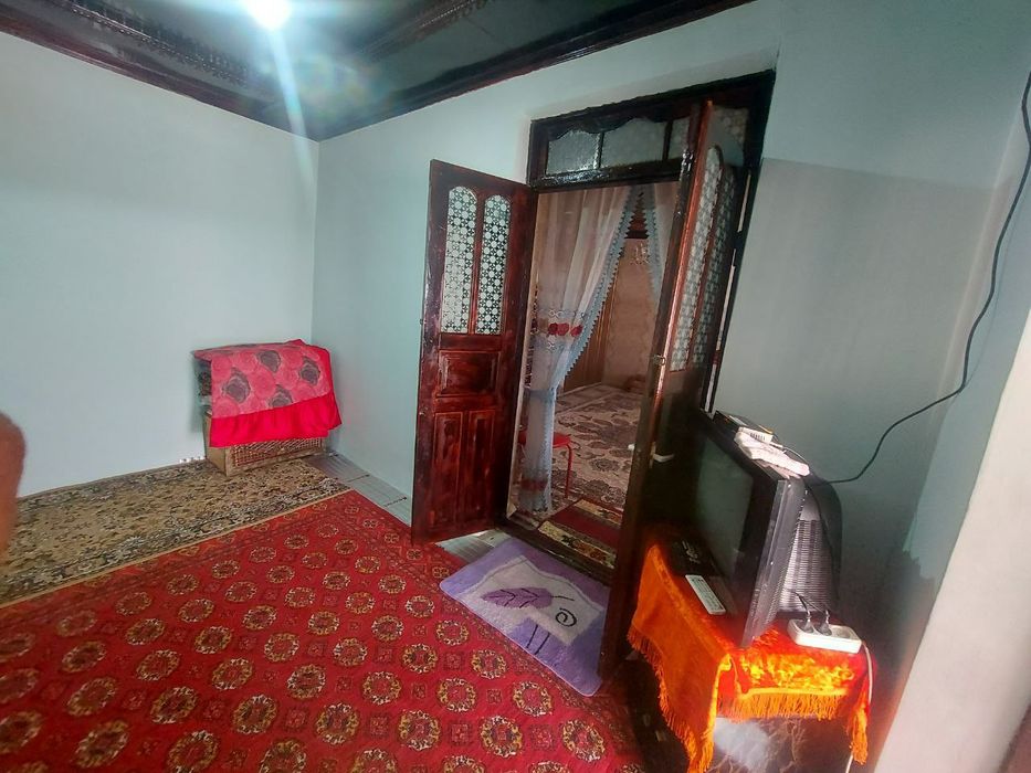 3 xonali kevartirga obmen 4 sotik uchastka 7 xonali