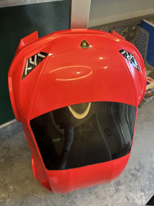 Машина-чемодан красная