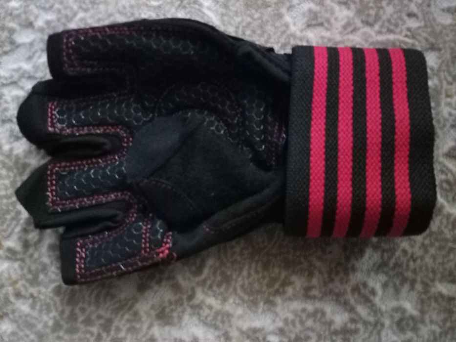 Продам спортивные перчатки для тяжёлой атлетики