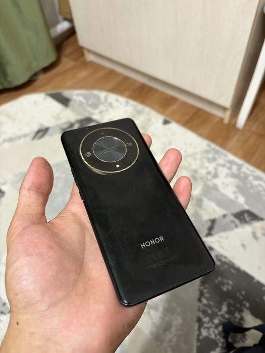 продам телефон honor x9b