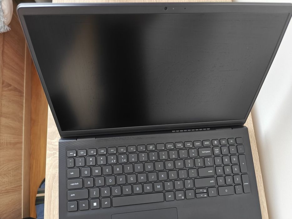 Laptop Dell Vostro 3530 – i3 Gen 13,  Garanție valabilă