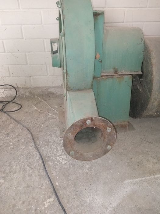 Улитка вентелятор 2та  ишлиди нархини келишамиз