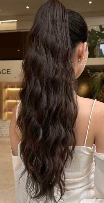 Нова кафява ,черна  и русоомбре опашка с щнола.Има бройки.