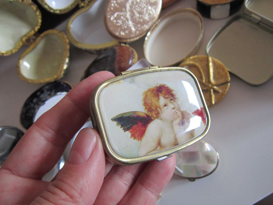 cutie inele bijuterii pastile Pill Box 23 cutiute vintage
