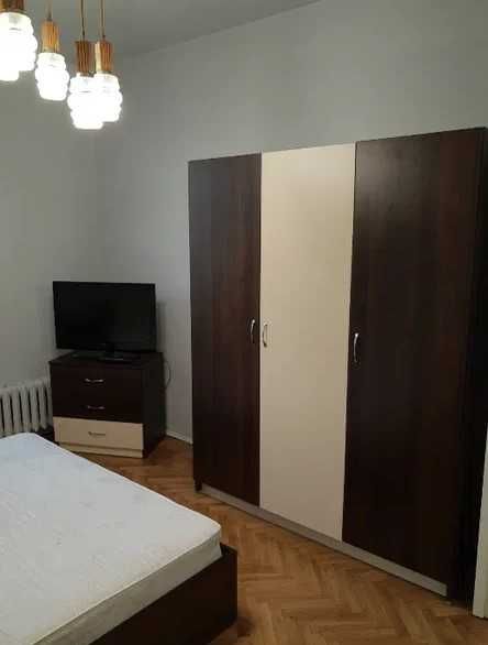 Дава се под наем Двустаен апартамент в София, Център - 65 кв.м за 373.83 € - Снимка #2