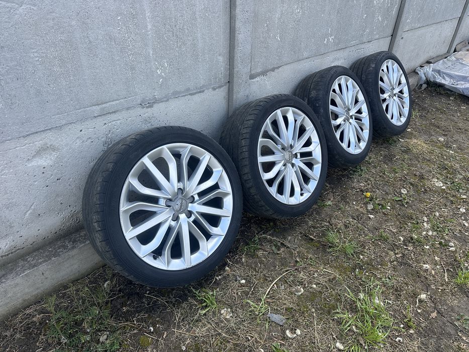 Jante aliaj originale Audi R19 S-line , cauciucuri vara , butuc central 66,6mm , 8,5j ET45 !