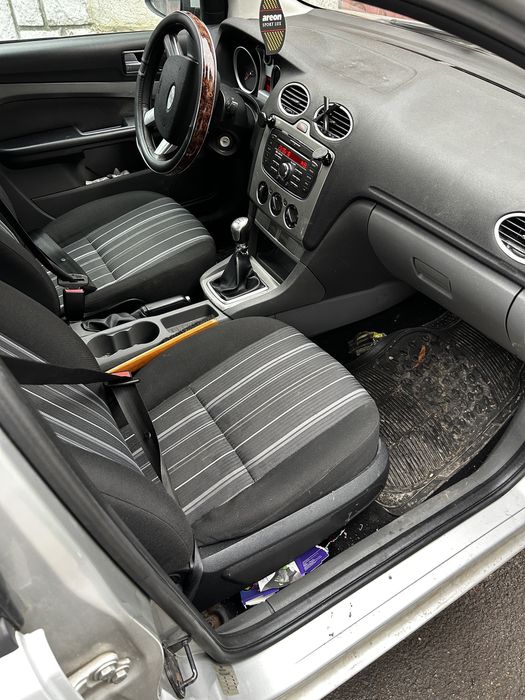 Vand ford focus 2010 pentru dezmembrat
