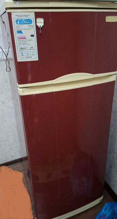 Холодильник сотилади