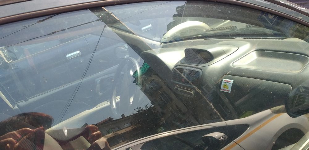 Продавам митцубиши спейс стар 1,3