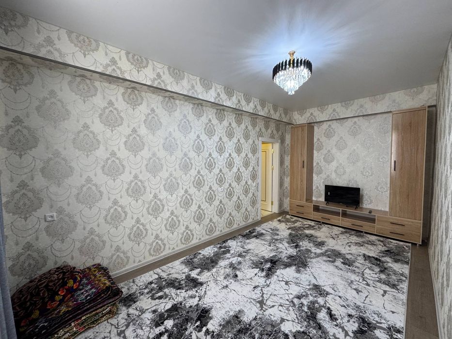 Шахар марказида жойлашган 2 хонали квартира ижарага берилади ОИЛАГА