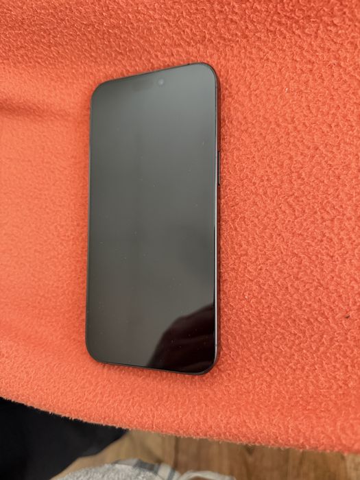 Продавач Iphone 15 pro max 256 gb.