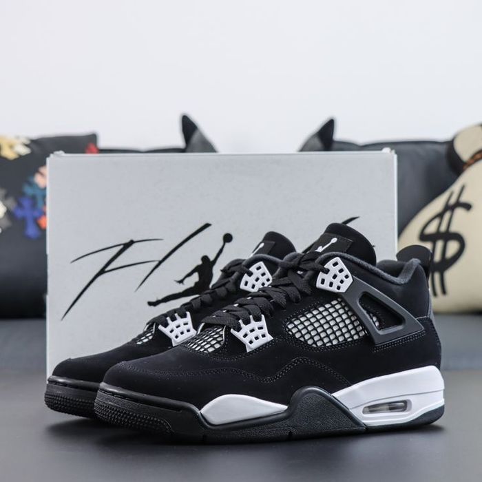 Jordan 4 Mid OG Calitative !!!