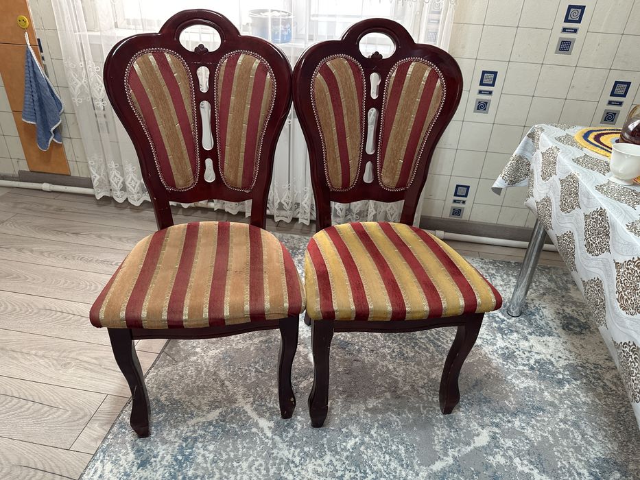 Продам стулья деревянные