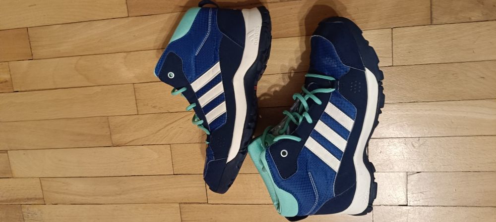 Маратонки Адидас 37-1/2