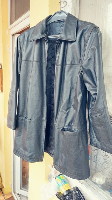 Продавам кожено сако естествена ложа