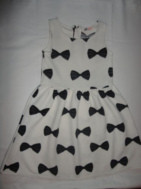 Страхотна рокля на"Н&М"-7-8год.