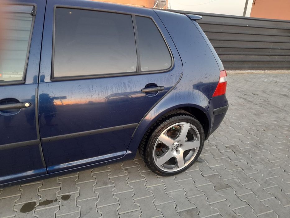 Vand 4 Roti PIRELLI de iarna Golf 4 GTD/Bora 205/45/17