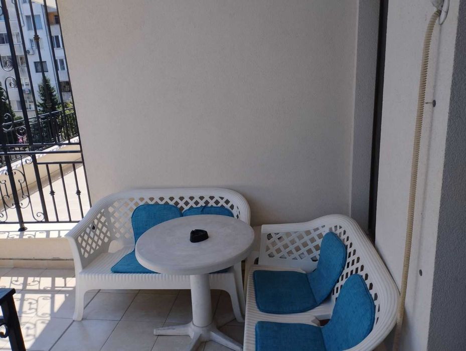 Дава се под наем Едностаен апартамент в Бургас, Лазур - 40 кв.м за 89.25 € - Снимка #1