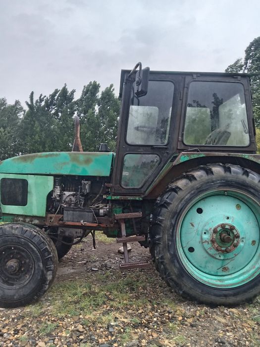 Traktor sotiladi