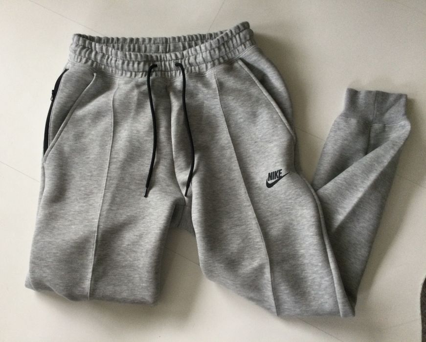 Nike tech fleece черен М