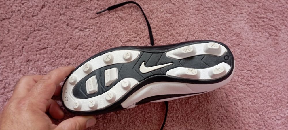 Бутонки Nike tempo