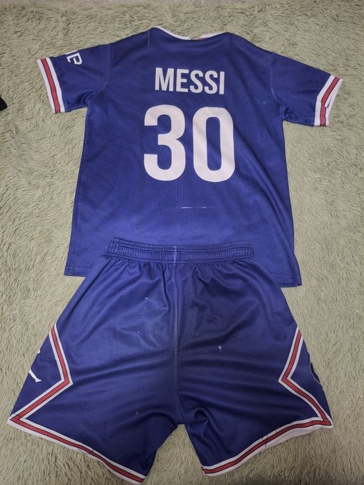 продам футбольную форму Lionel Messi