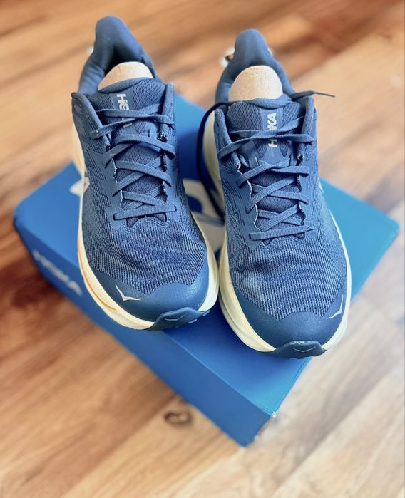 HOKA M Challenger 8 WIDE