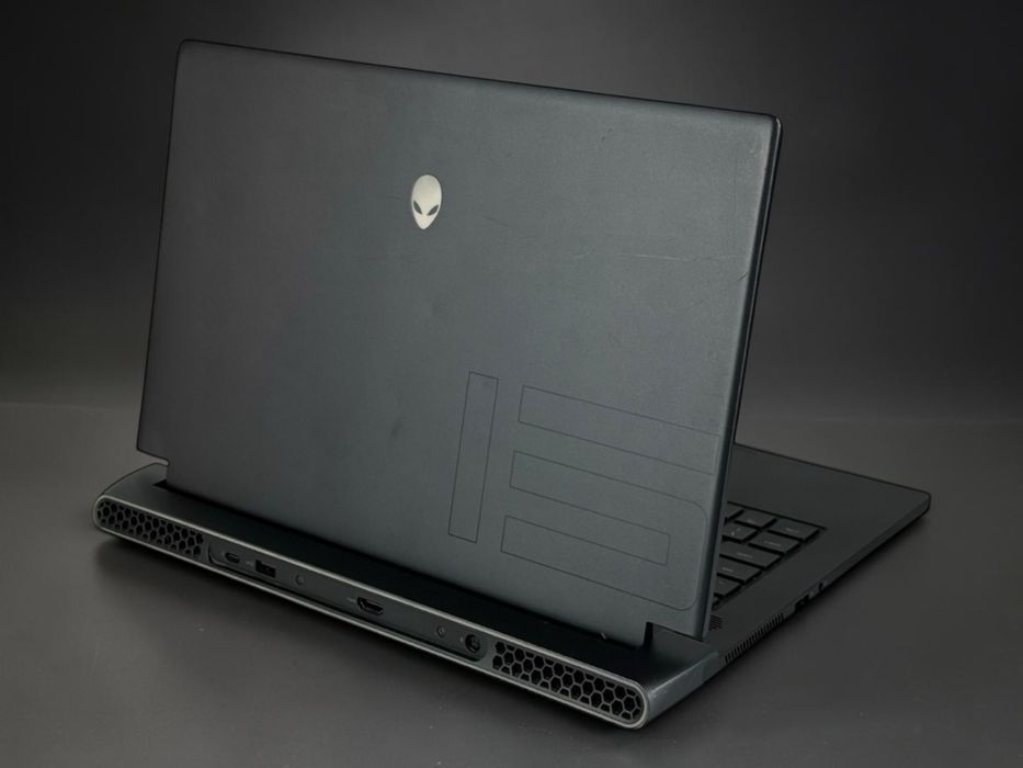 DELL Alienware M15 R6 i7-11800H 15" FHD 360Hz 16RAM 1TB SSD RTX 3070 Перфектен! Гаранция!