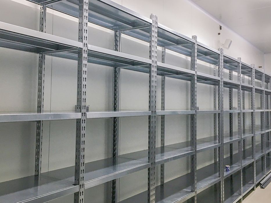 Rafturi metalice profesionale pentru depozit – 3 m înălțime