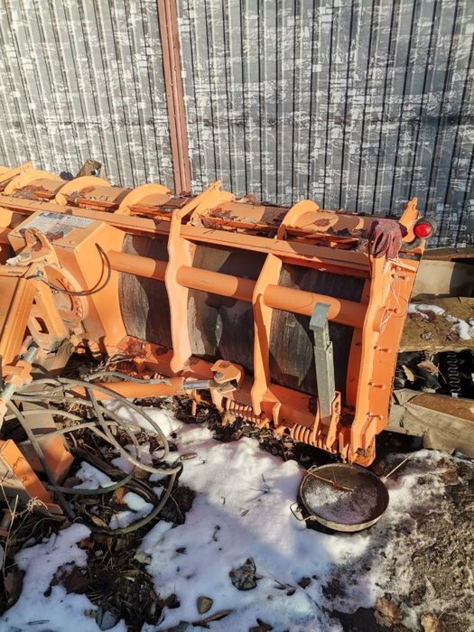 Снего уборочная лопата