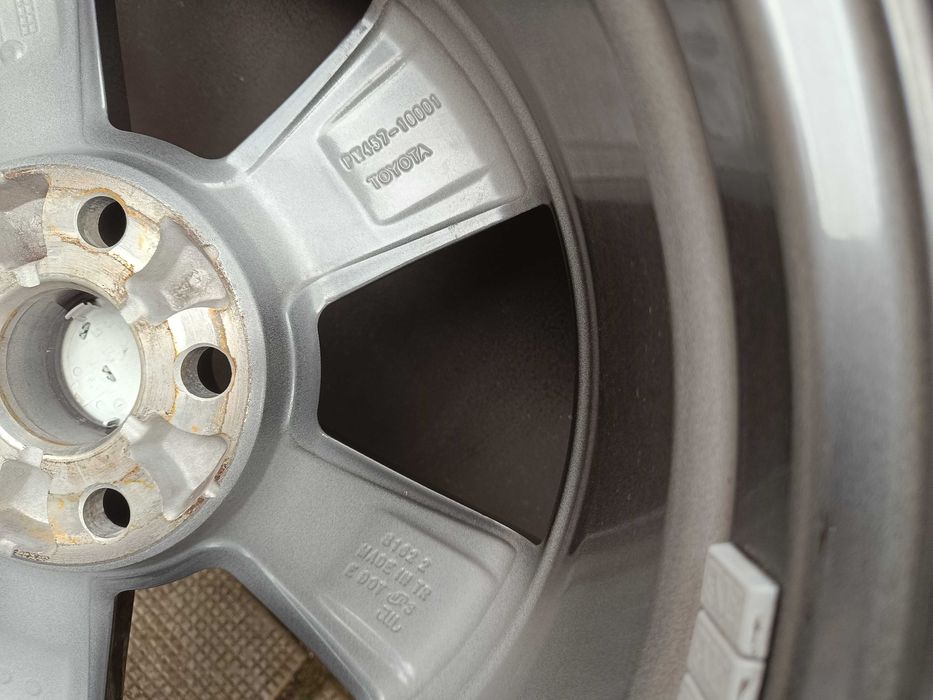 ОРИГИНАЛНИ джанти със зимни гуми 17 '' 5x114,3 Тойота / TOYOTA CH-R