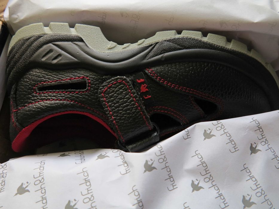 Защитни обувки №37