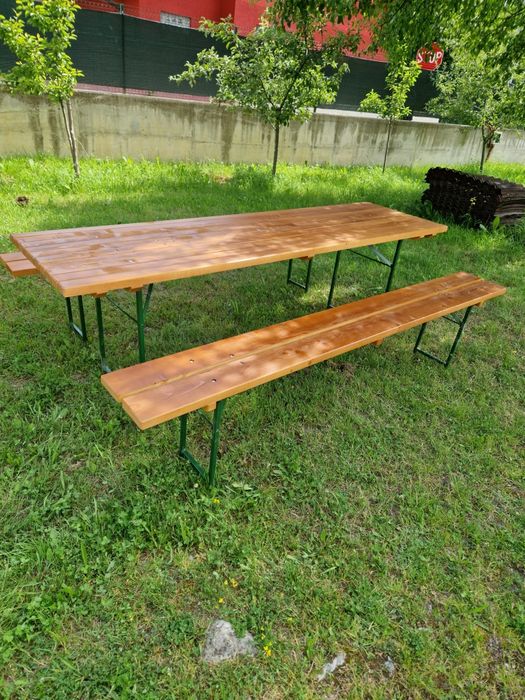 Vând mese și bănci:250x70 cm , cu picioare rabatabile!