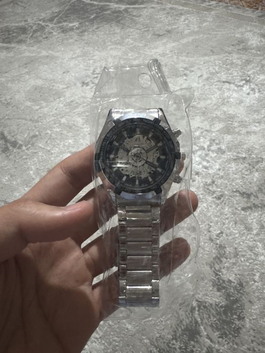 Часы очен стильные