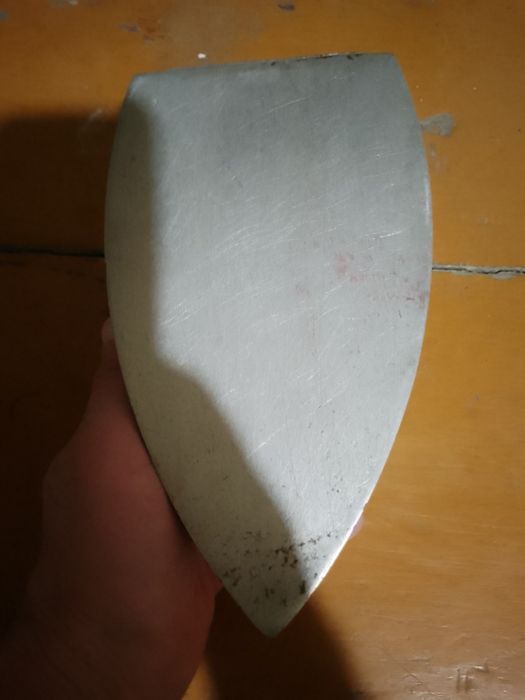 В продаже два утюга времён СССР