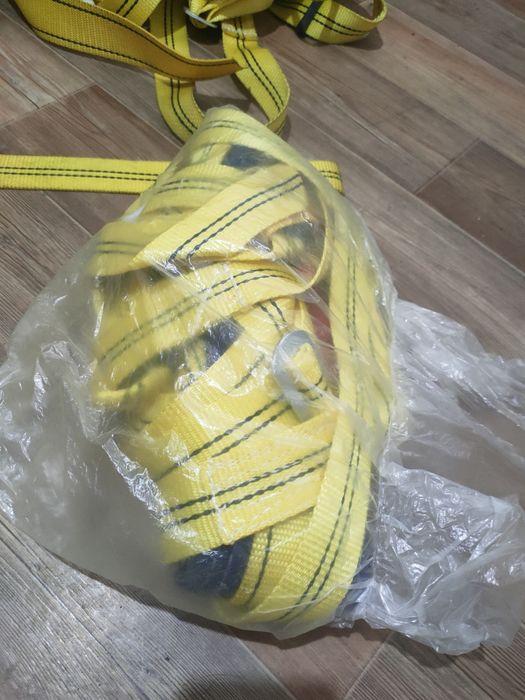 Страховочная привязь