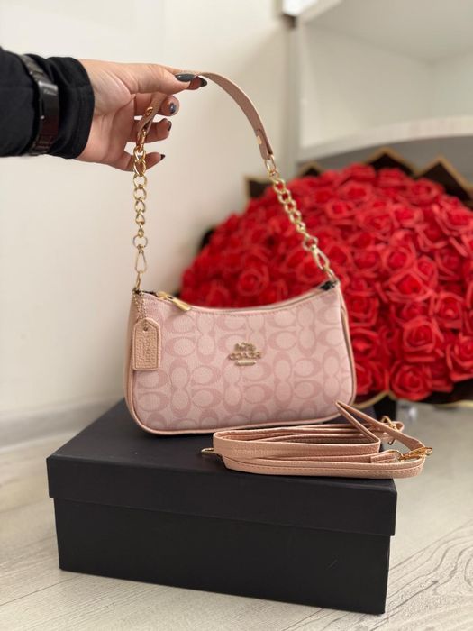 Дамски чанти тип модели.