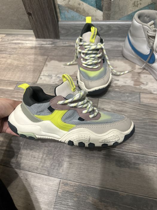 Кроссовки 35 размер