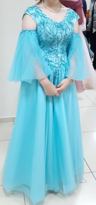 Роскошное вечернее платье