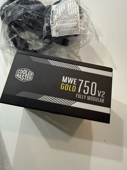Блок питания CoolerMaster MWE GOLD 750 V2