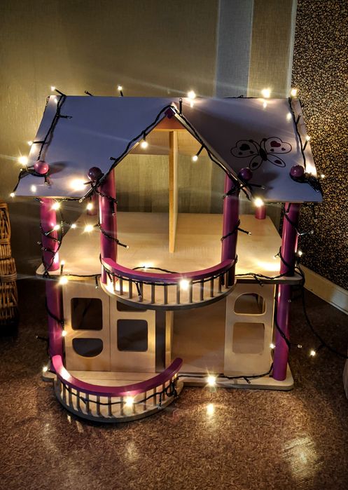 Домик игрушечный