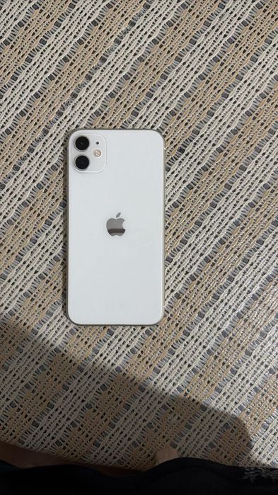 продам айфонн 11