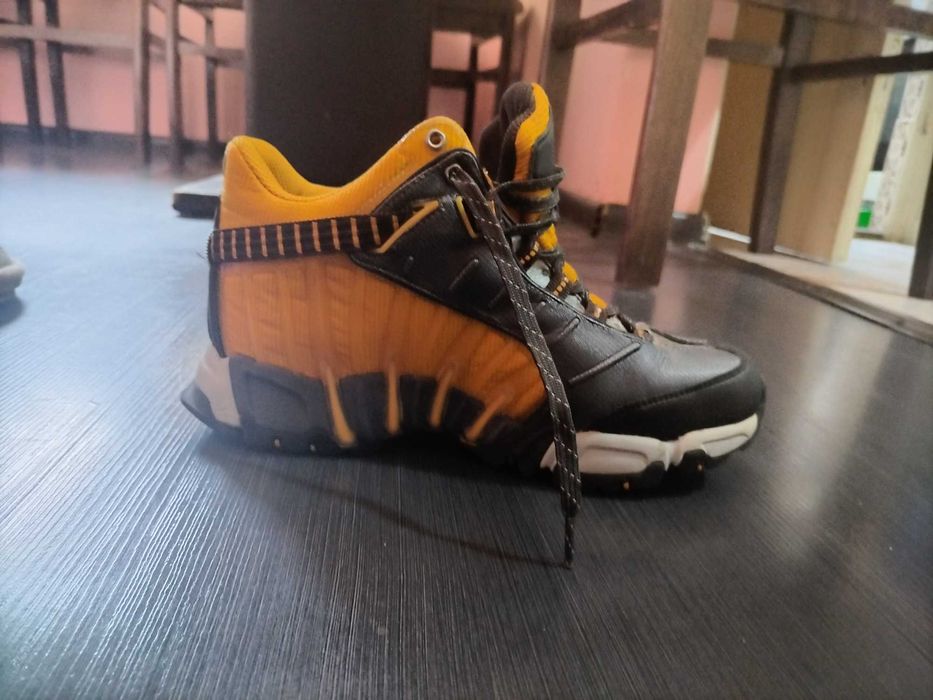 Маратонки Helly Hansen