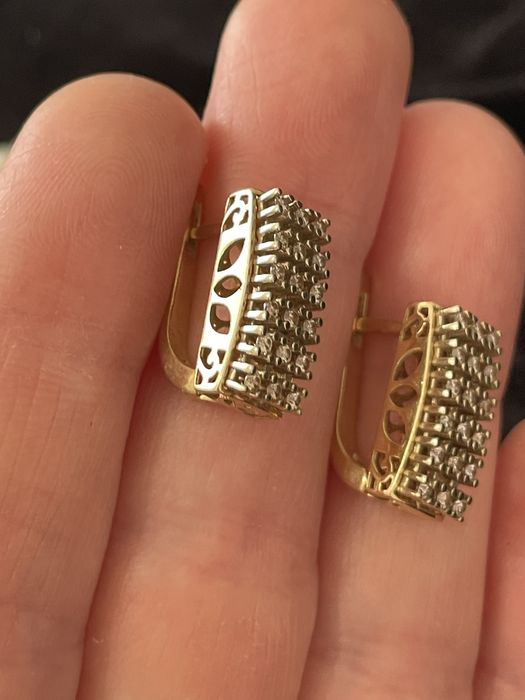 Продам Золотой набор. Кольцо и серьги.