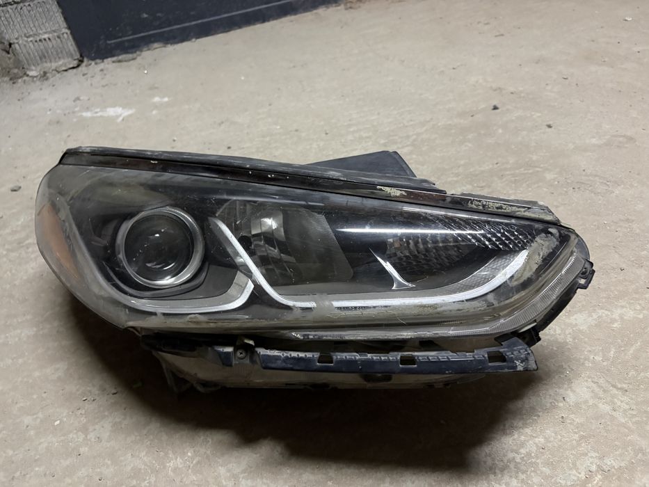 Фара Соната Hyundai Sonata