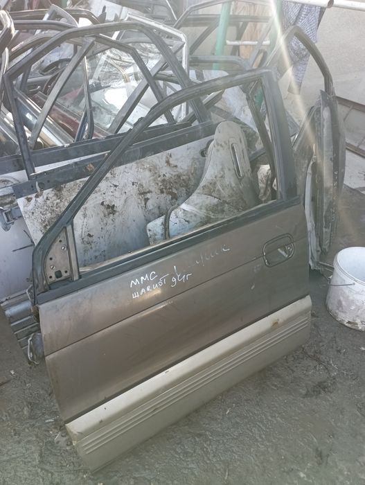 Дверь Митсубиси Шариот RVR 94г продам