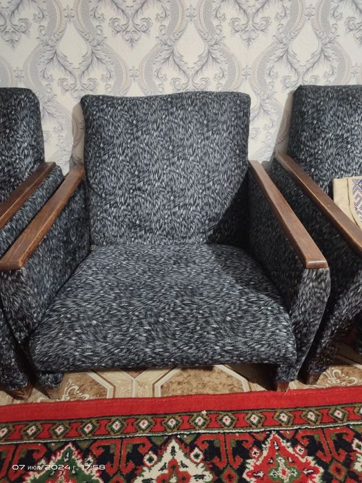 Кресло сотилади.