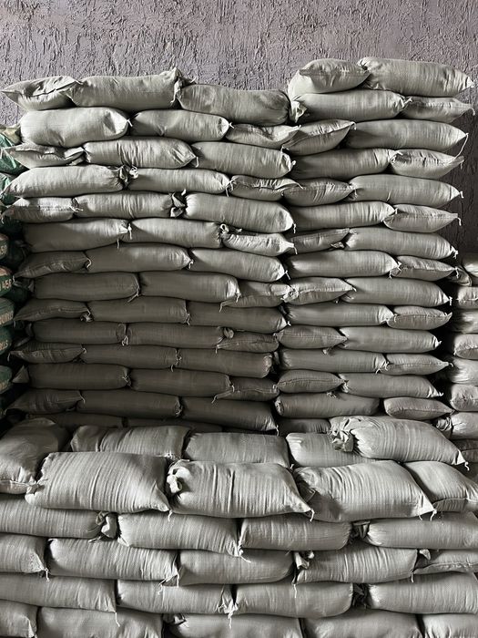 Песок клинец щебень в мешках