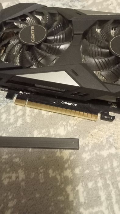 Видео карта Gigabyte geforce 4 gd