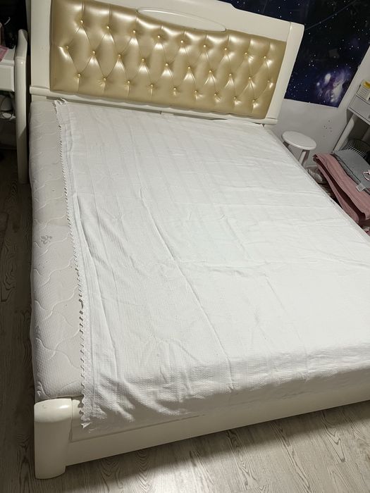 Двухспальная кровать сатылады